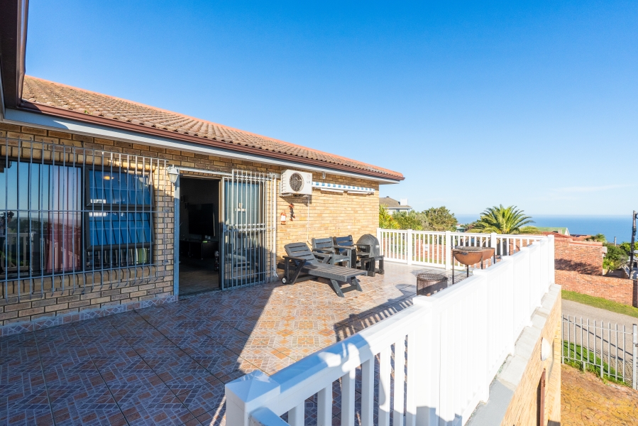 4 Bedroom Property for Sale in Dana Bay Western Cape